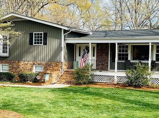 802 Pebble Dr, Greensboro, NC 27410