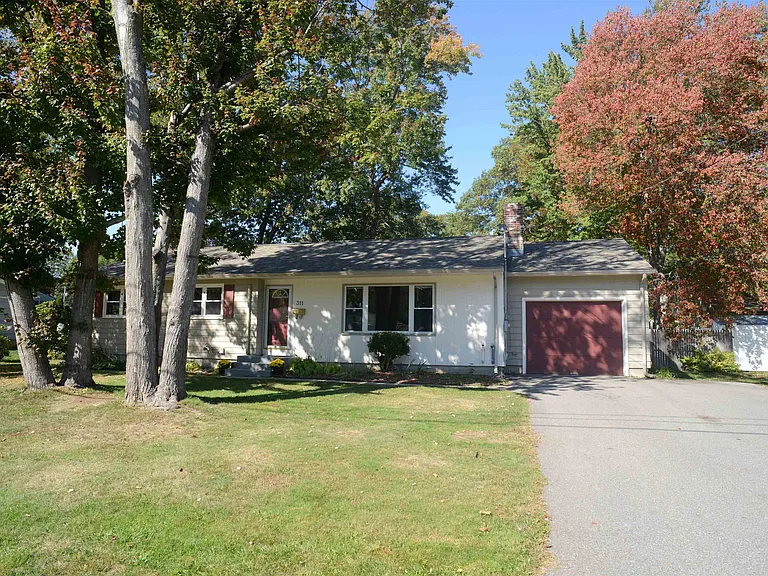 311 McKinley Rd — Photo 3
