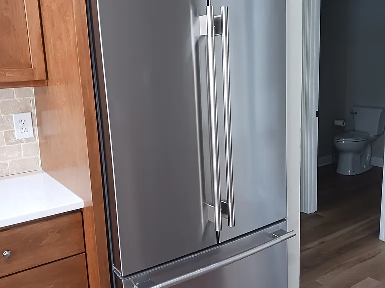 Refridgerator with internal water and ice dispenser