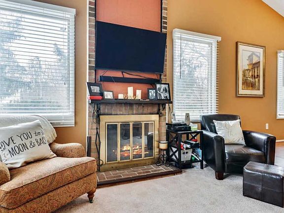 3rd image of 30 Birmingham Dr