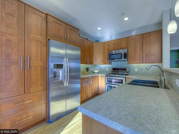 3rd image of 1242 Vernon Dr