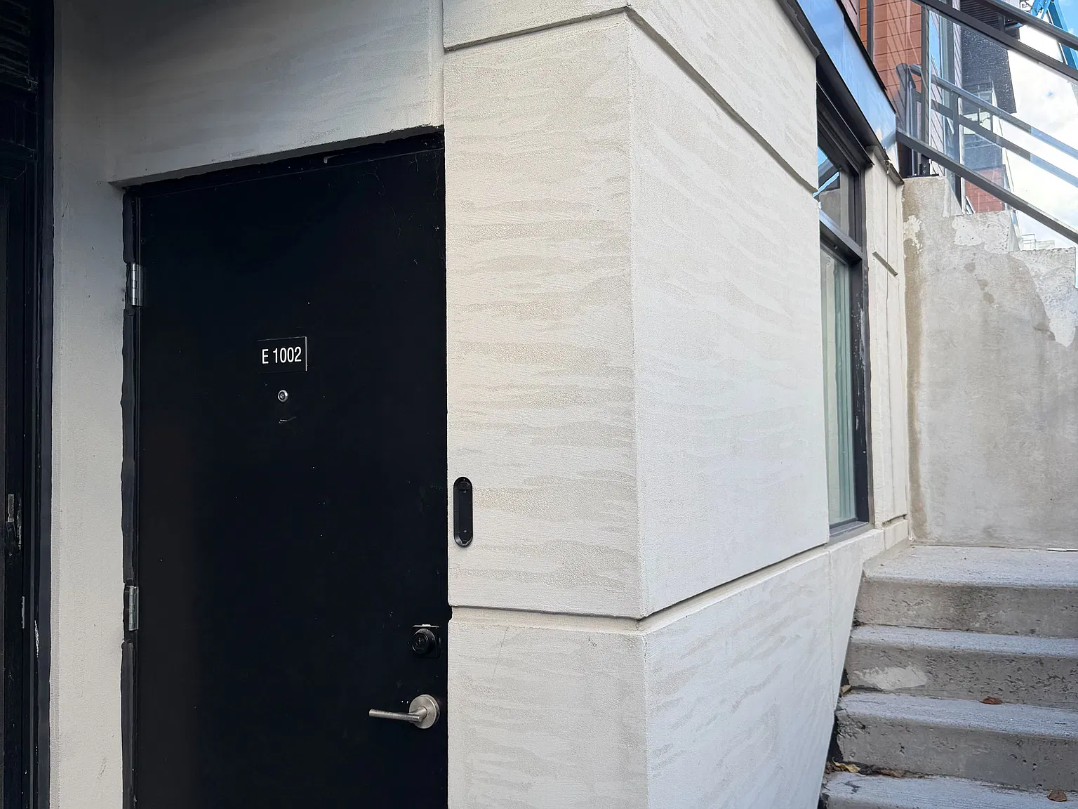 3 bed, $3,000 — Photo 2