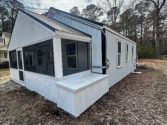 4th image of 794 Warner Ln