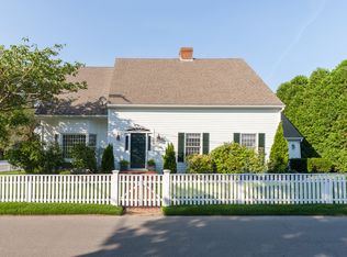 55 Cottage St, Edgartown, MA 02539