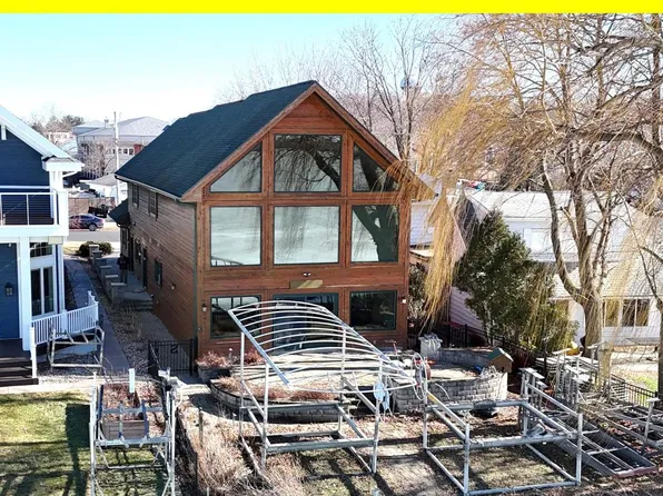 5830 Lake Edge Road, Mcfarland, WI 53558