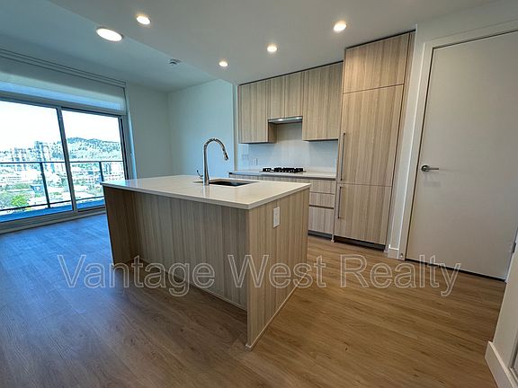 3rd image of 1626 Water St #1901