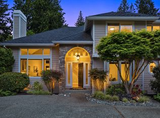 8914 SE 45th St, Mercer Island, WA 98040