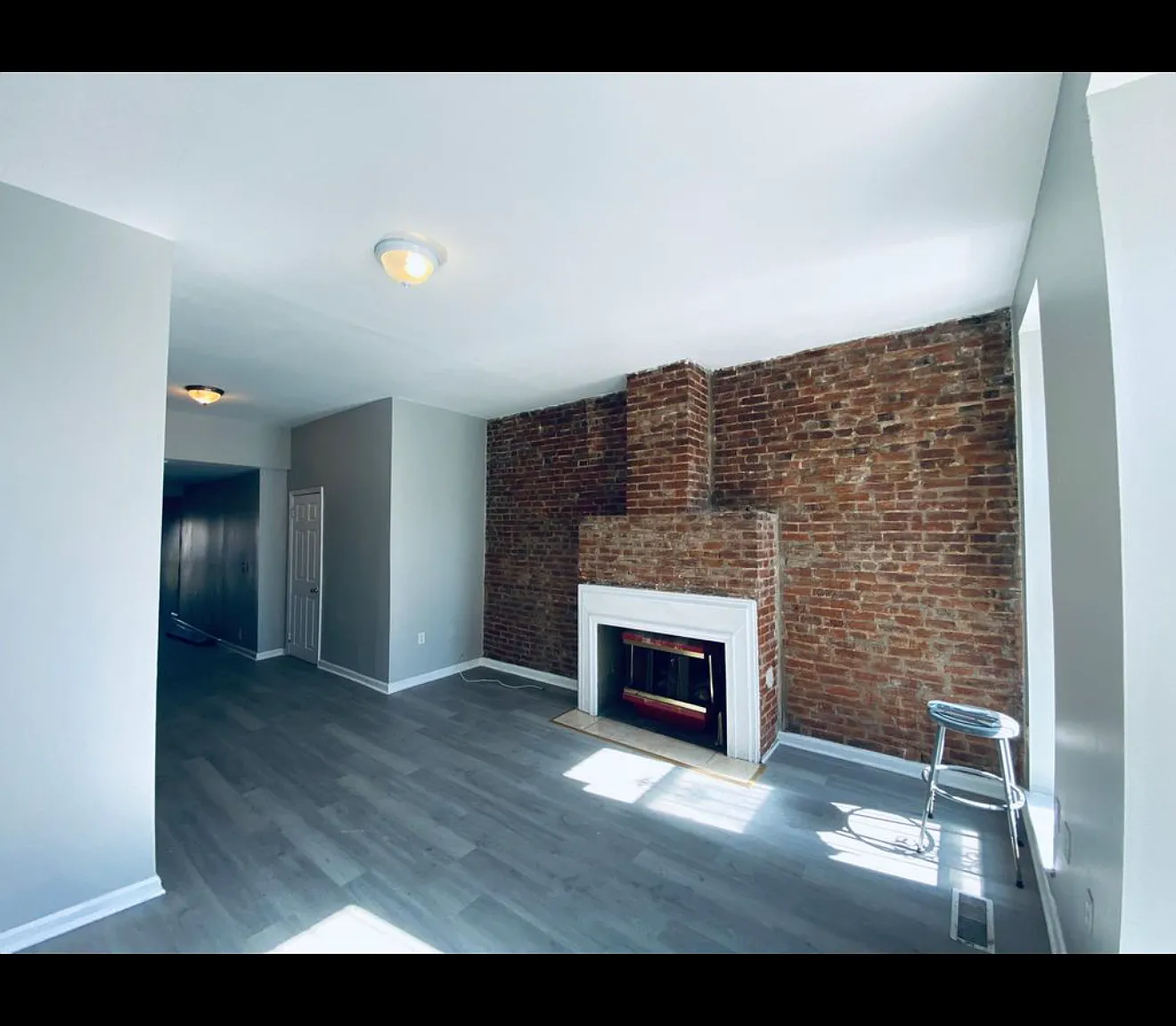 3 bed, 1230 sqft, $1,900 — Photo 3