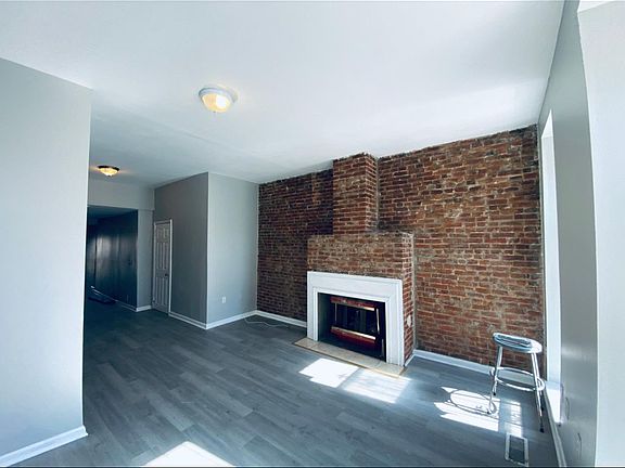 3rd image of 2106 E Fayette St
