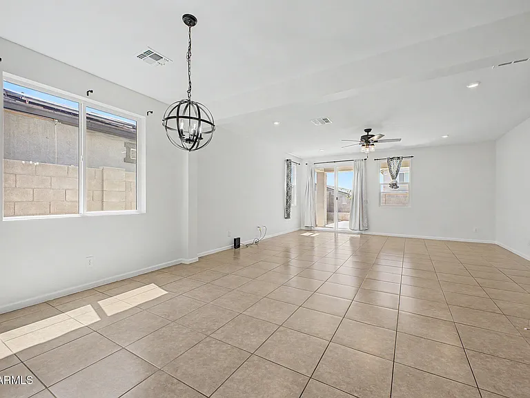 17865 W Daley Ln — Photo 7