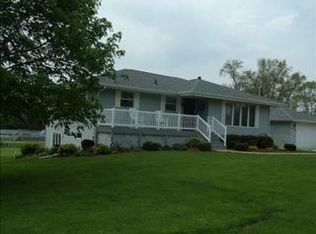 5690 N Blackwood Rd, Davis Junction, IL 61020