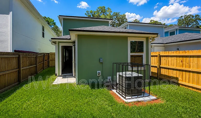 9097 India Ave — Photo 12