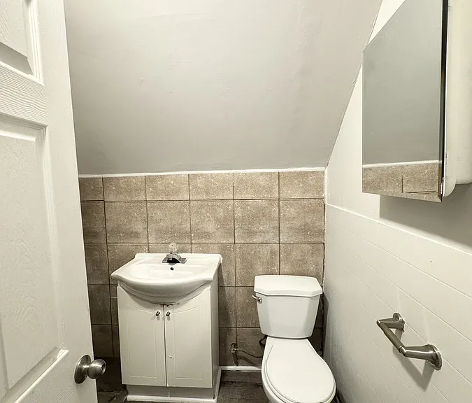 374 Campbell Ave #5A — Photo 11