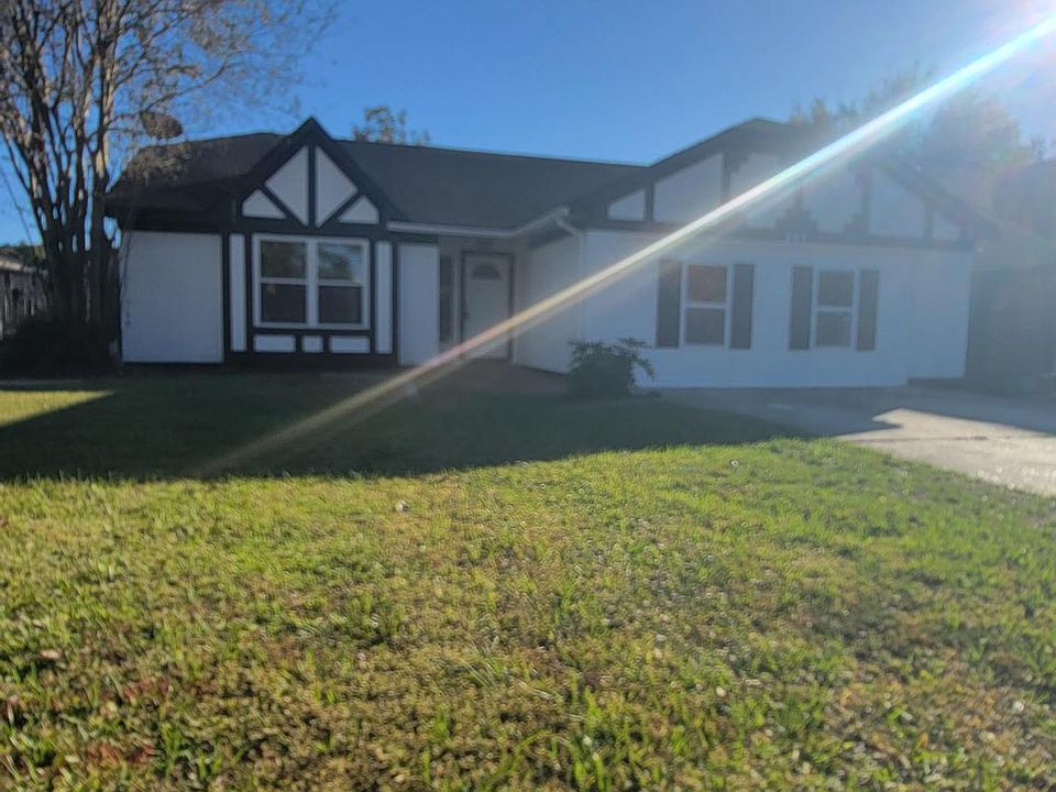 Stunning Slidell Home: 4 Bed, 2 Full Bath