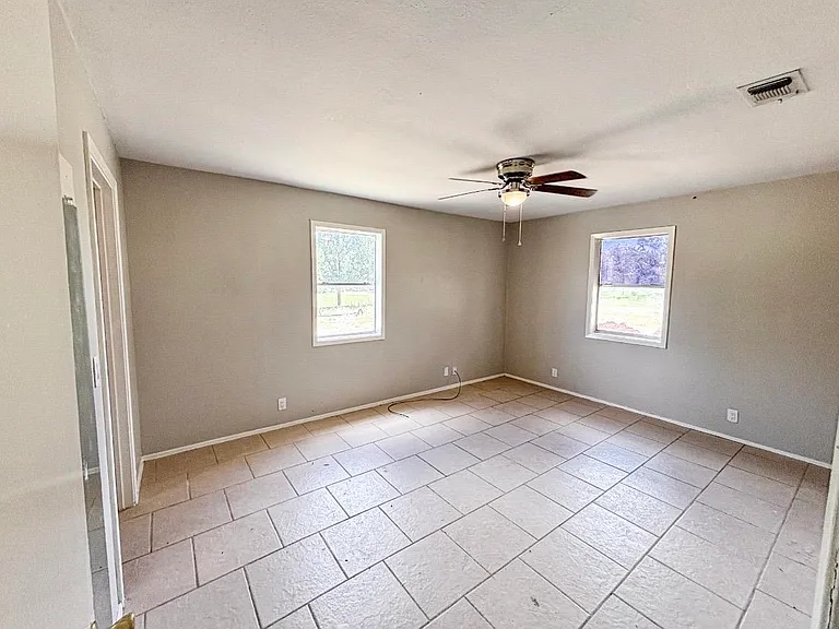 205 Cambridge Ln — Photo 21
