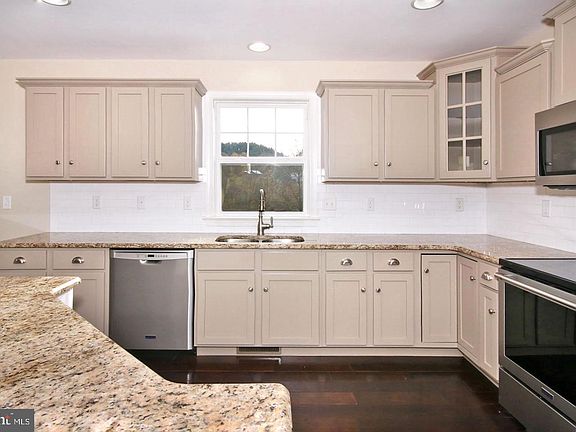 4th image of 38 Palmer St #L-0023