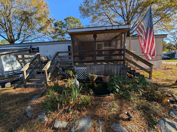 122 Porchard Ln, Knotts Island, NC 27950