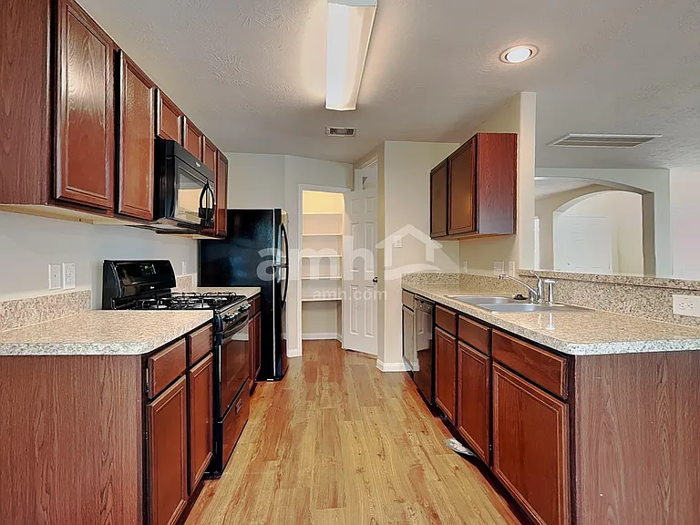 15458 Bammel Oaks Ct — Photo 2