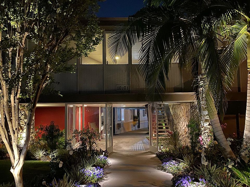 Beautifully Lit Landscape for ease of comfort from street to home!