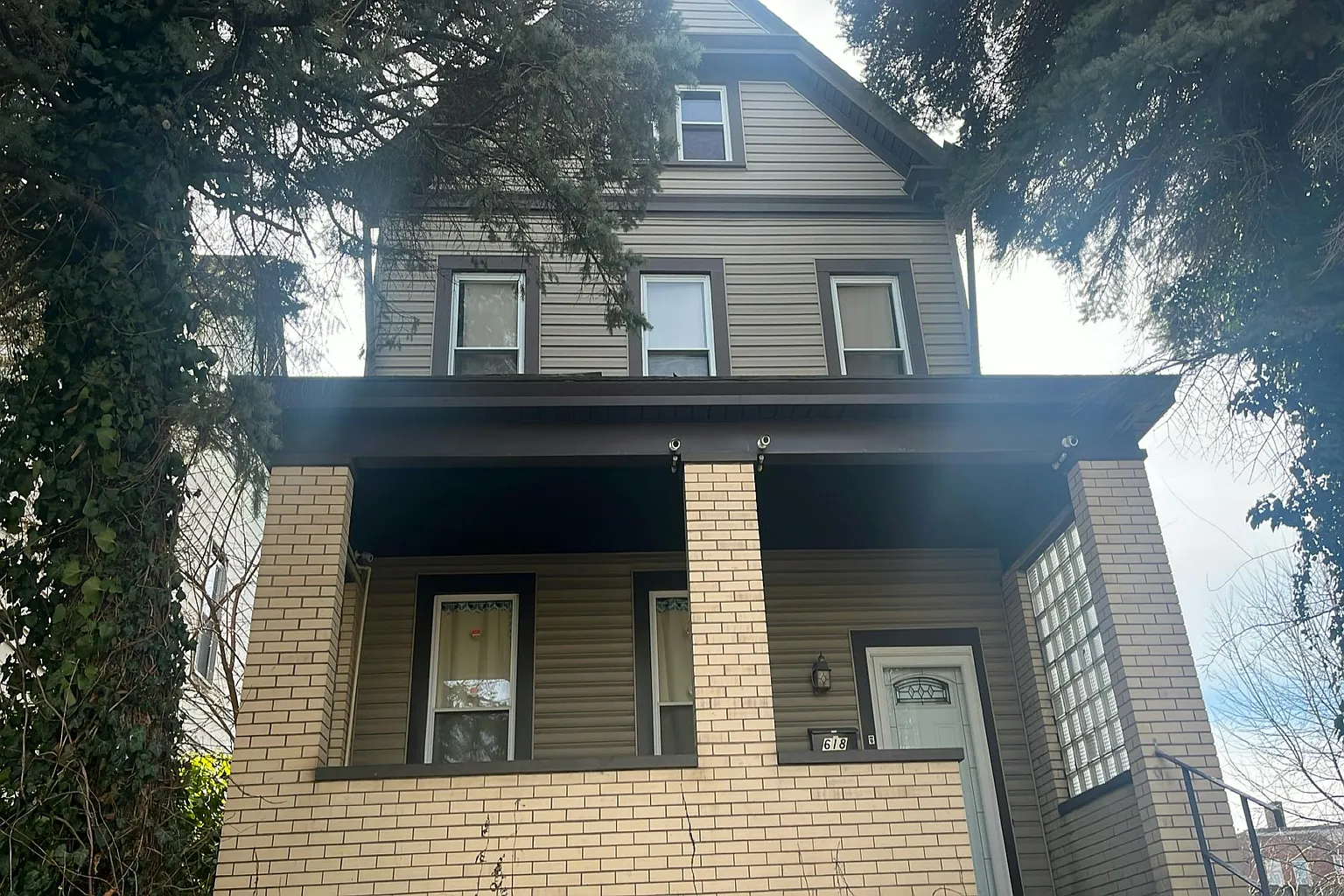 618 E 13th Ave photo 1