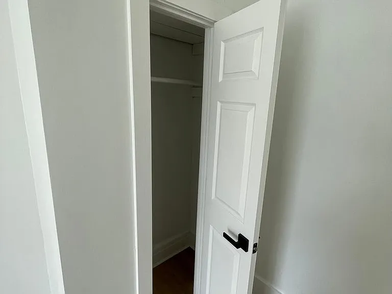 1032 Vaughn St — Photo 34