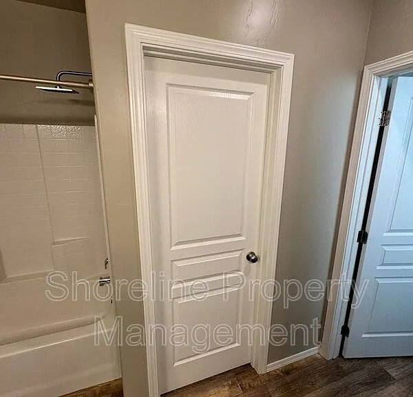 511 Diamond Lake St — Photo 46