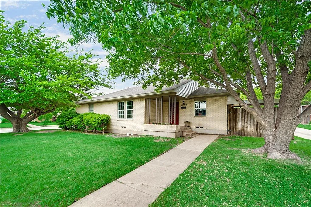 2623 Leta Way photo 1