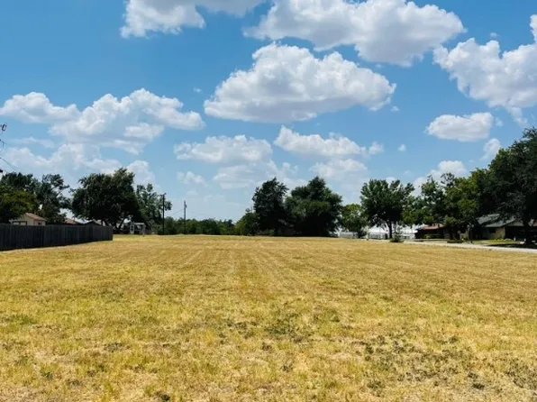 26th & Jefferson, Cameron, TX 76520