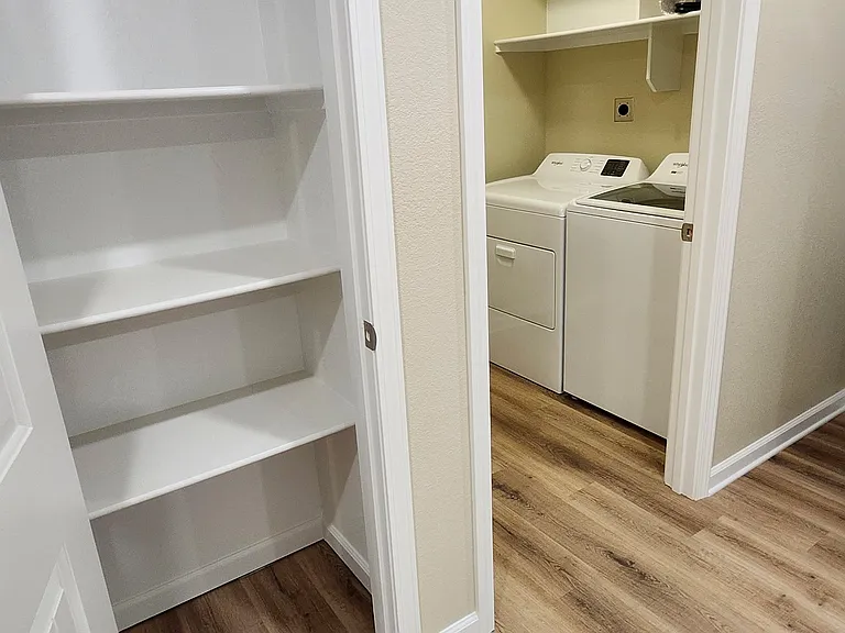 512 N Maple St #512 — Photo 7