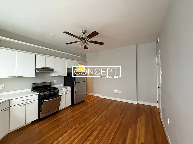 26 John F Kennedy St #7R — Photo 16