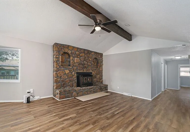 2556 W Cardinal St — Photo 5