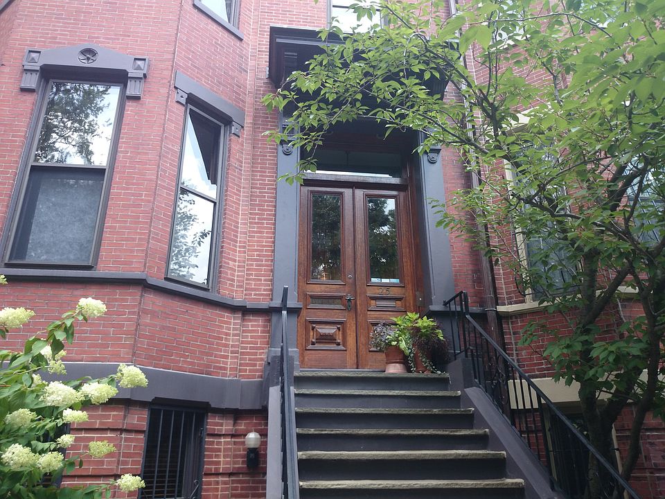 2nd image of 25 Braddock Park