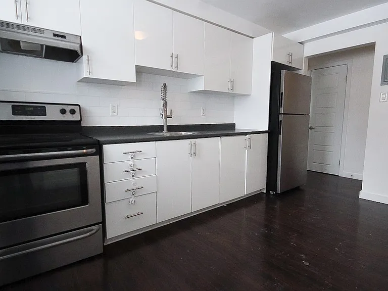 169 Lancaster St W #12 — Photo 3