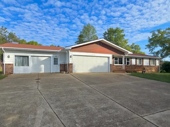 608 Broadmoor Cir, Mountain Home, AR 72653