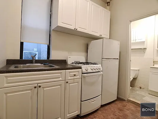 Rented by Bond New York | media 7