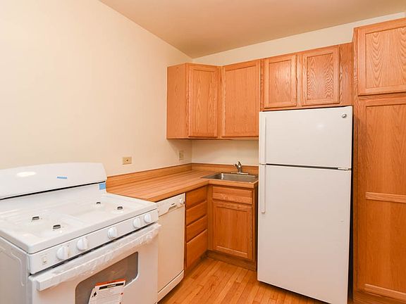 2nd image of 2850 W Cullom Ave #5