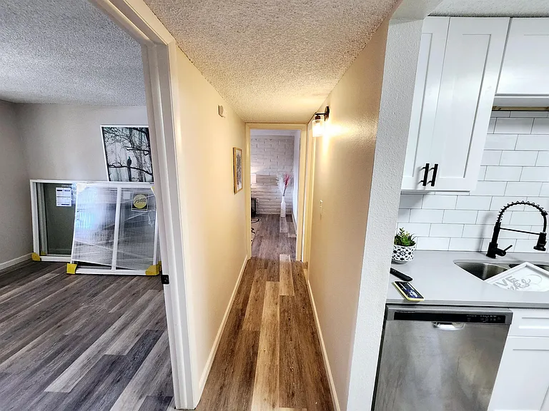 1723 Robb St — Photo 9