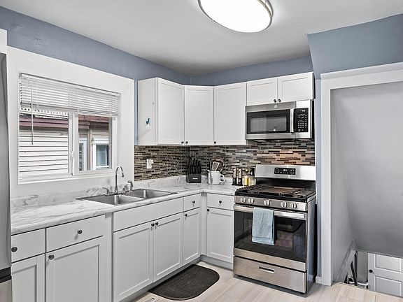 3rd image of 3339 Logan Ave N