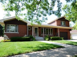 9834 S Sawyer Ave, Evergreen Park, IL 60805