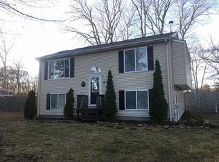9 E Scenic View Dr, Johnston, RI 02919