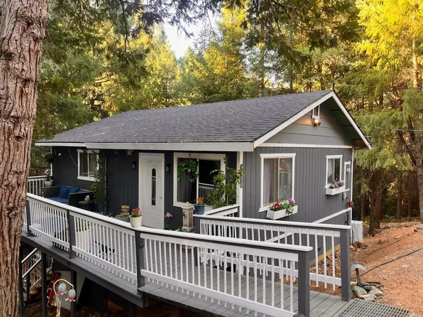 5511 Amaryllis Dr, Pollock Pines, CA 95726