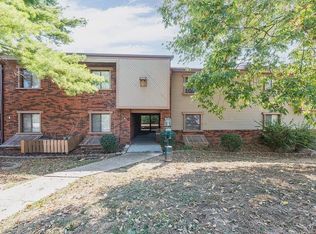 302 Woodhenge Dr #B, Collinsville, IL 62234