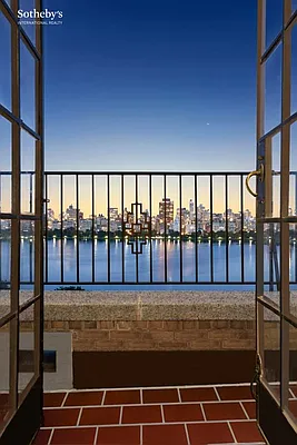 Sold by Sotheby's International Realty | media 8