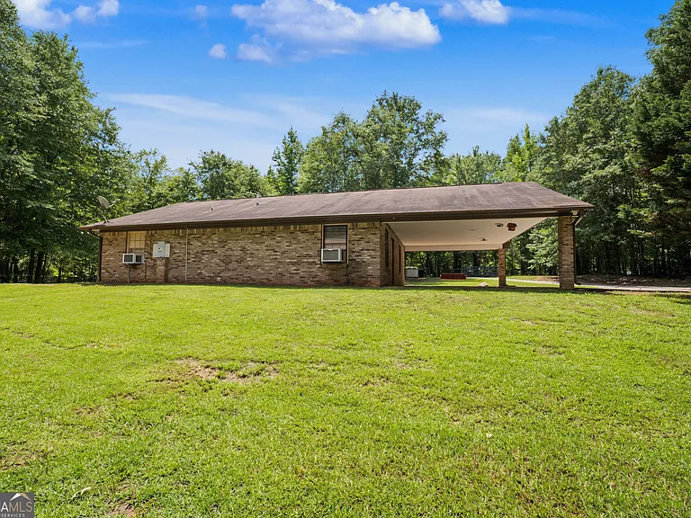 241 Busbin Rd — Photo 25