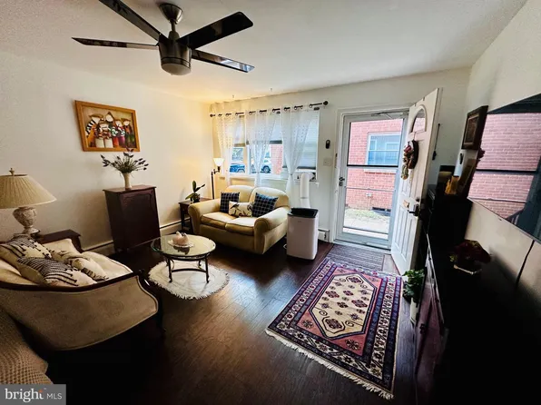 230 E Evesham Rd APT C-15, Glendora, NJ 08029