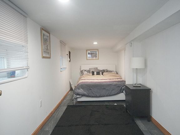 3rd image of 6915 Elizabeth Ave Floor 1