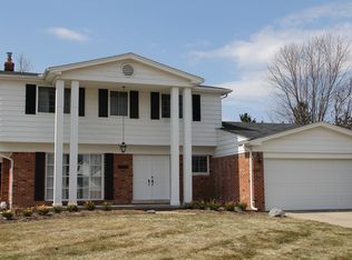 2540 Dorfield Dr, Rochester Hills, MI 48307
