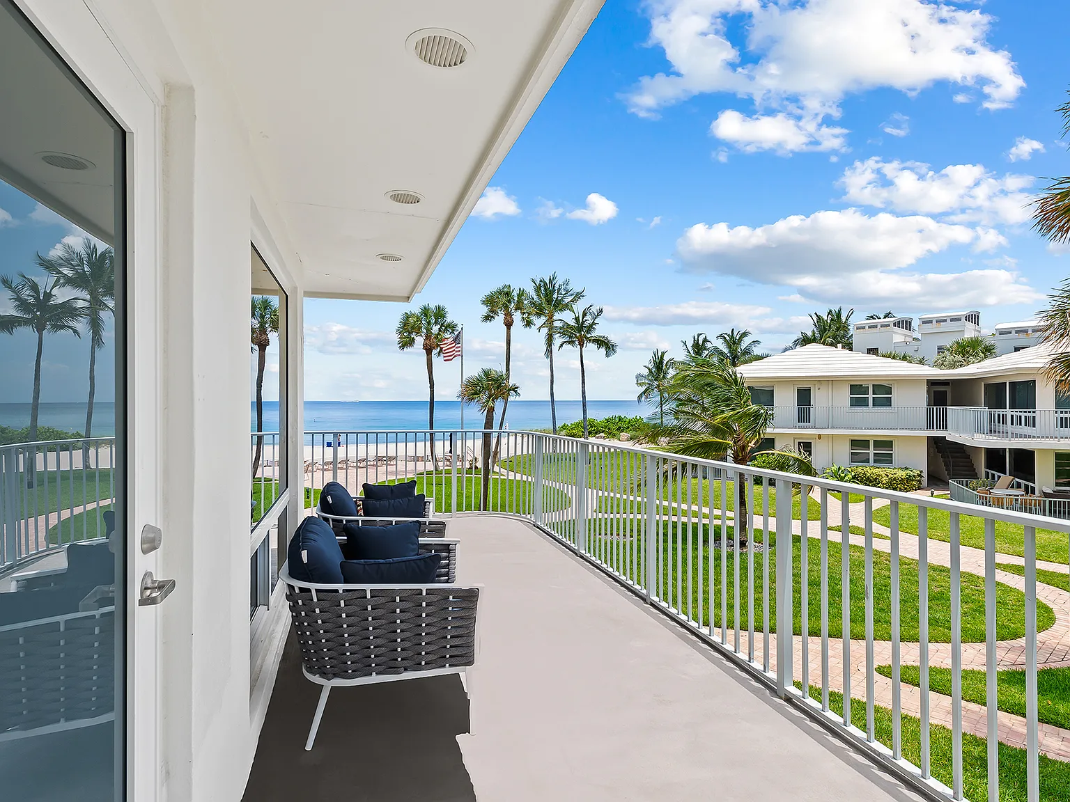 2 bed, 1070 sqft, $6,000 — Photo 3