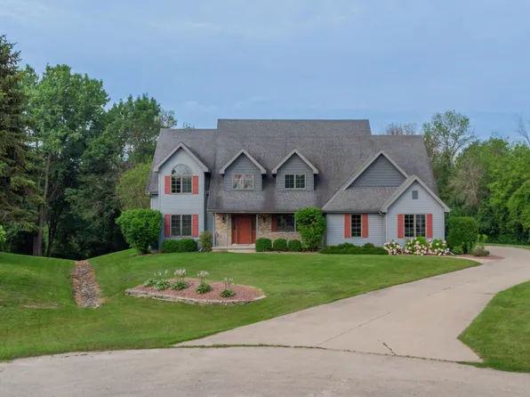 W2886 Oakridge Dr, Appleton, WI 54915