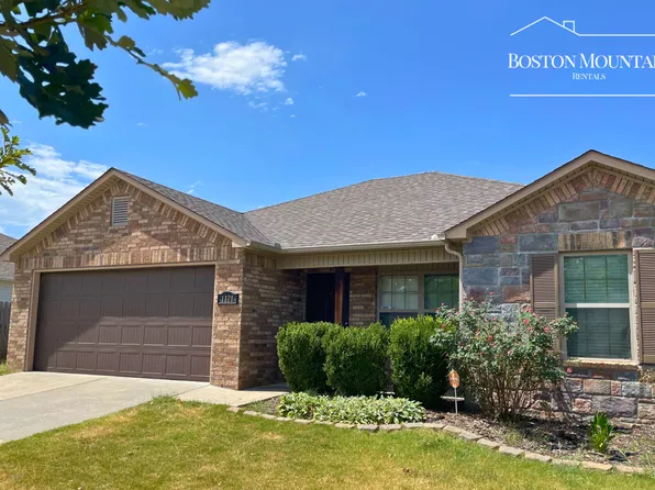 1121 S Apollo Dr, Fayetteville, AR 72701